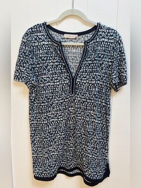 Tory Burch Women’s Navy and White Top